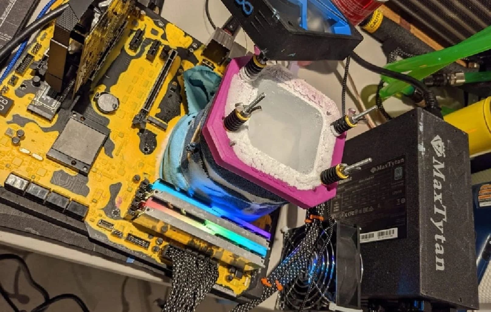 Ryzen 7 5800X@6000МГц: Splave здобув золото у 8-ядерному заліку дисципліни HWBOT x265 Benchmark - 4k
